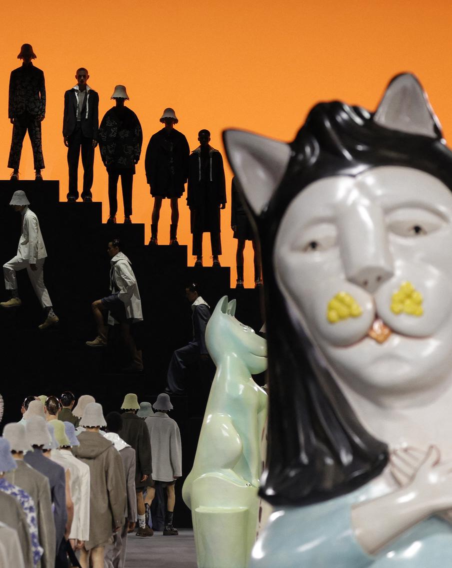 7 весёлых аксессуаров для мужчин с Мужской недели моды весна-лето – 2024