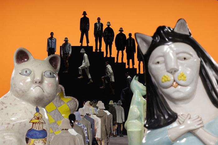 7 весёлых аксессуаров для мужчин с Мужской недели моды весна-лето – 2024