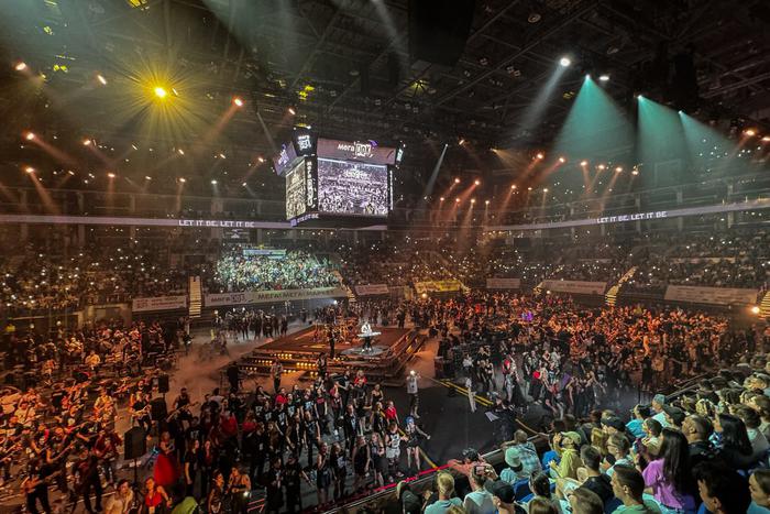 Настоящий МегаРок устроили 1000 музыкантов на одной сцене во время концерта в Москве