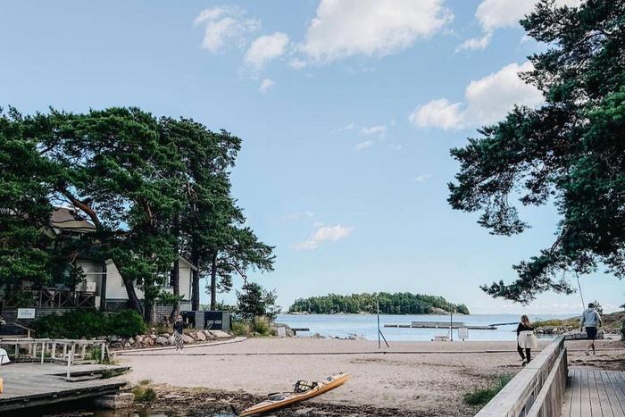 Чайковский и Шуберт разогнали буйных подростков, тусующихся на финских пляжах