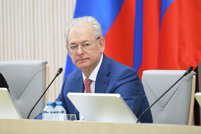 В Центральной избирательной комиссии России рассказали, что утвердили новые правила электронного голосования