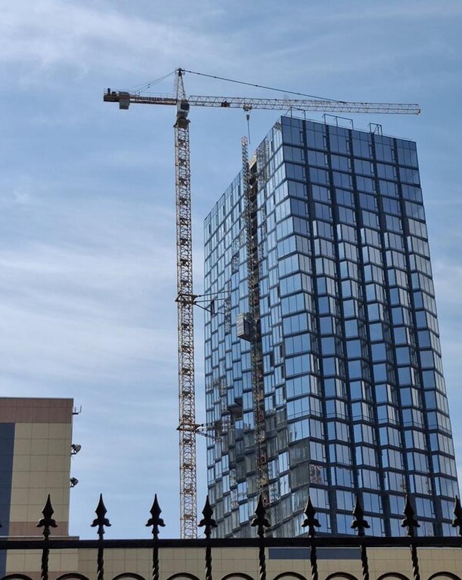 Всё выше и жарче: работа крановщика таит смертельный риск на жаре