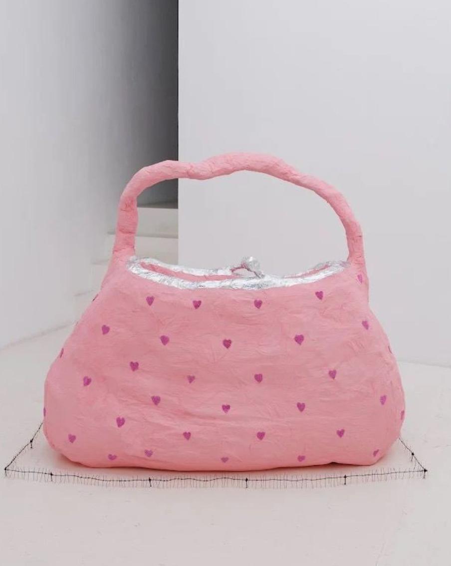 Дамская сумочка скрывает внутри себя тайну и надежду