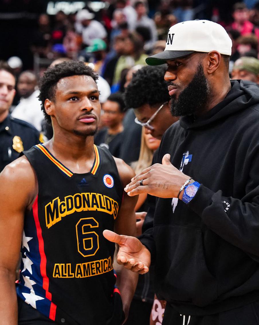 Сын Леброна Джеймса продлил династию в "Лейкерс"