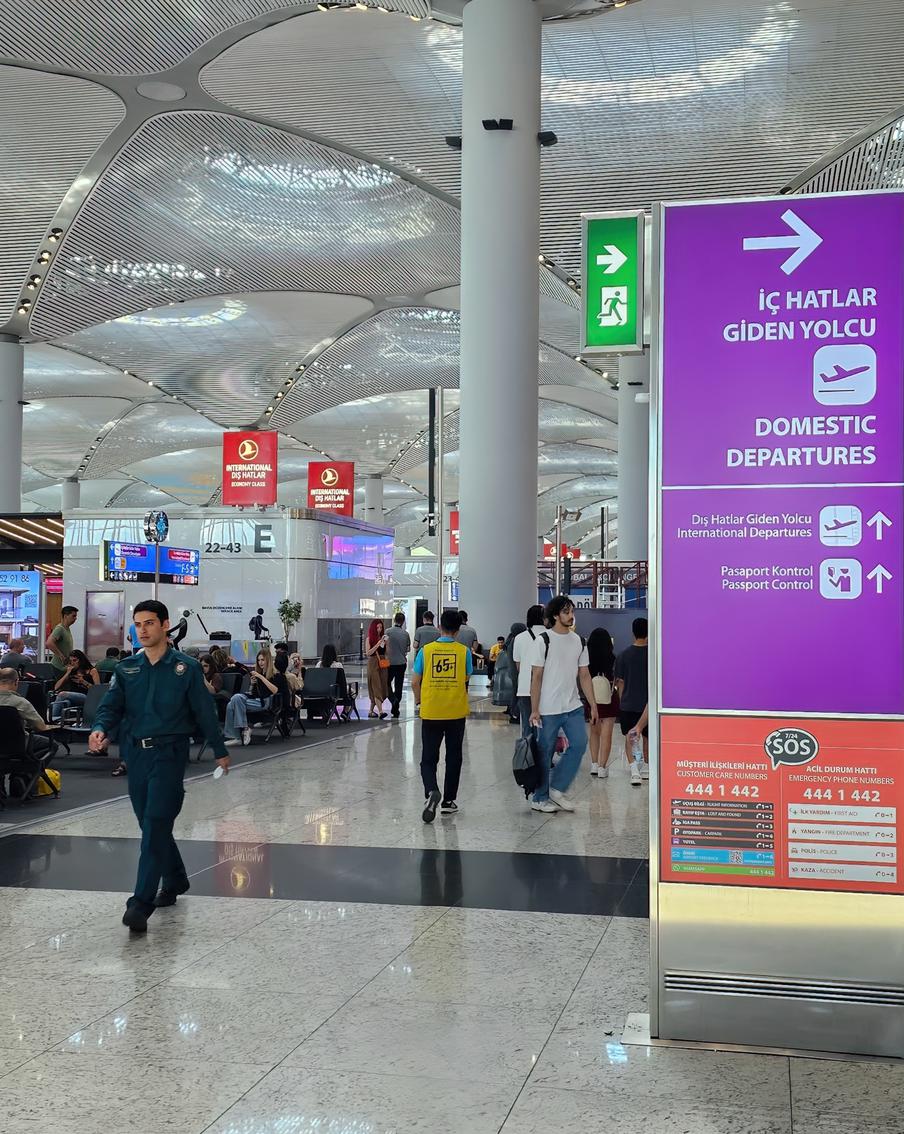 В турецких аэропортах новые правила досмотра – более жёсткие. Сотрудники безопасности могут не пустить на рейс