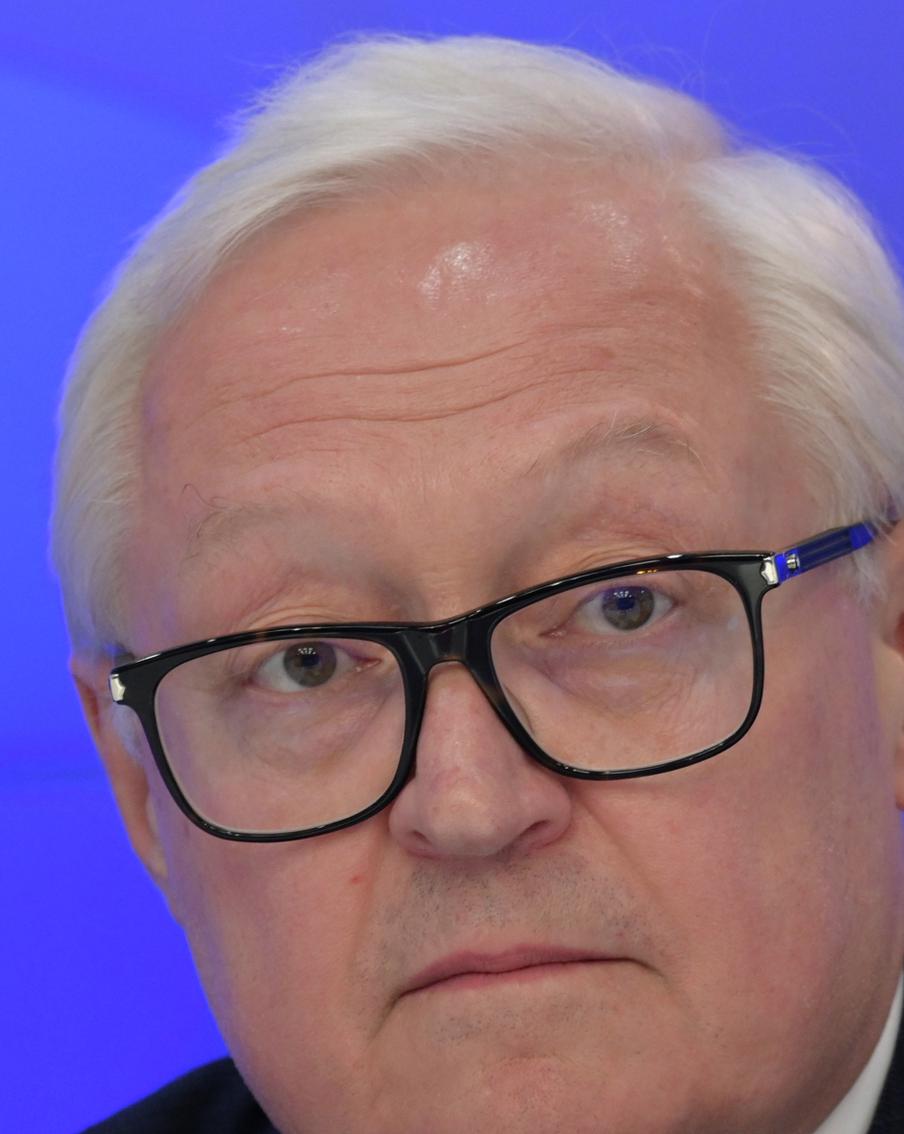 Рябков допустил корректировку ядерной доктрины, немецкий медик об убийстве пленного: хроника очередных событий украинского кризиса