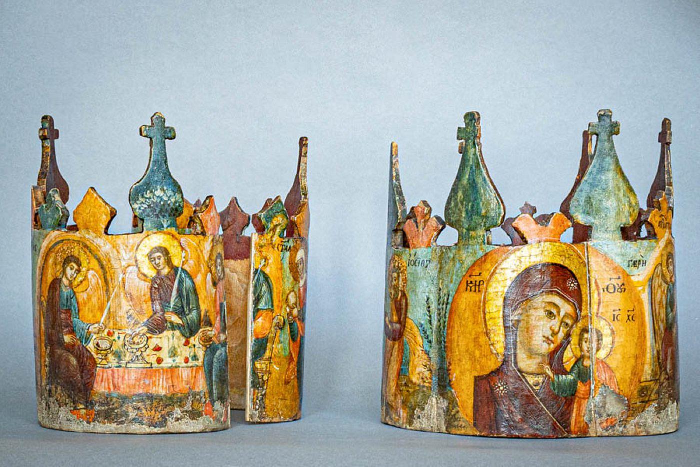 Возрождённые реставраторами деревянные брачные венцы XVII - XVIII вв.