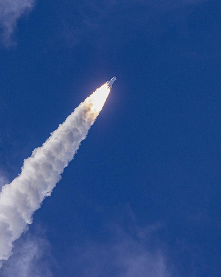 "Это что, НЛО?": европейская ракета вызвала переполох среди москвичей в соцсетях