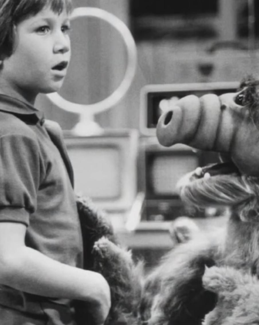 Умер сыгравший мальчика в сериале "Альф" актёр Бенджи Грегори