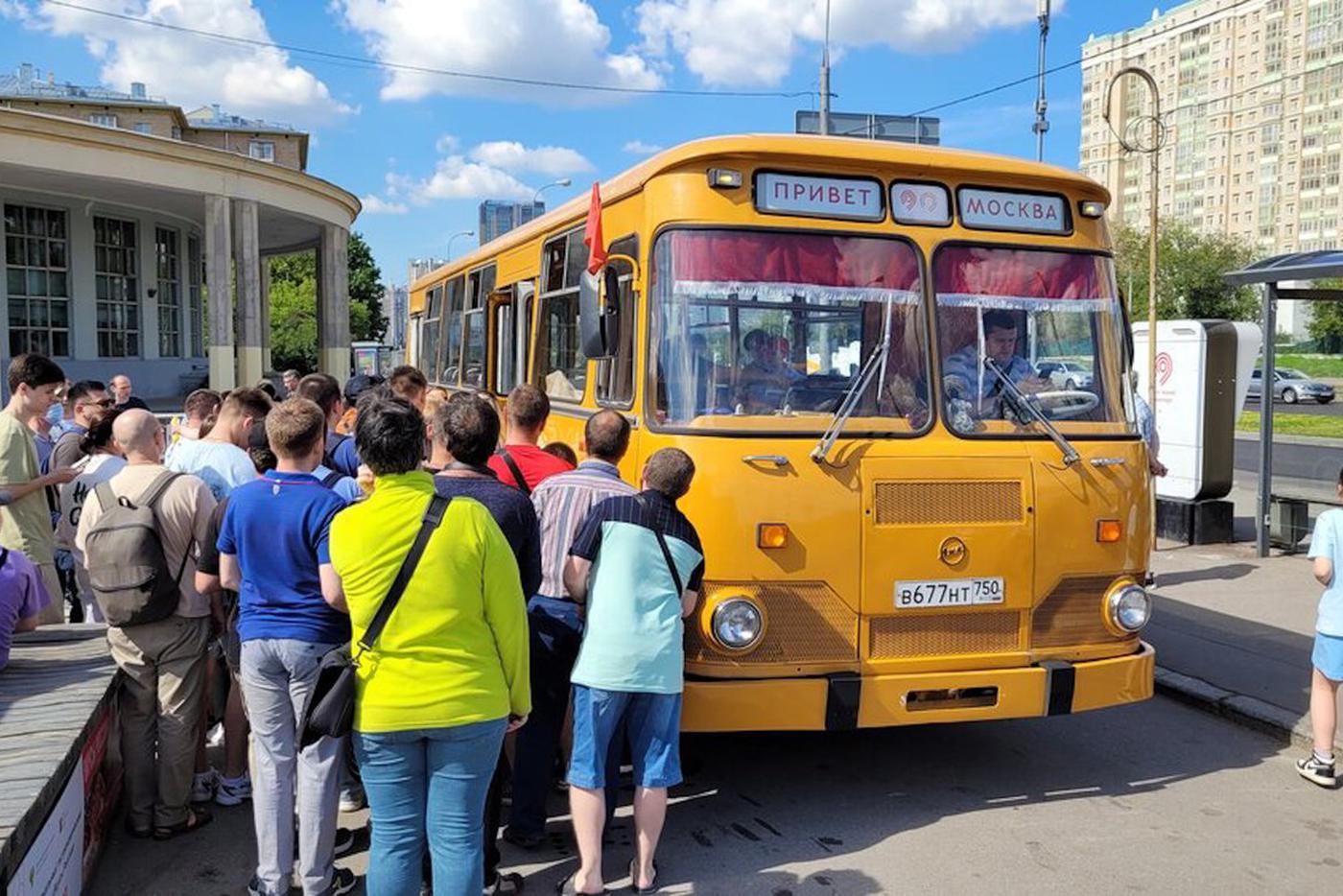На фестивале "Ретрорейс" гости увидят 17 автобусов разных эпох