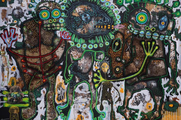 Свои картины африканский художник собирает из кофе, мешковины, ореховых чернил и аэрозольной краски