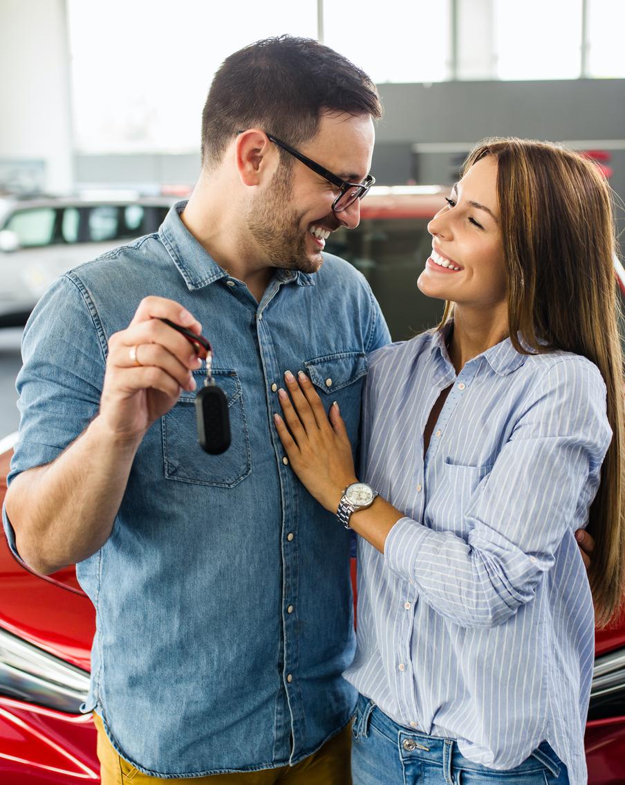 Покупка подержанного автомобиля: надёжные помощники для россиян