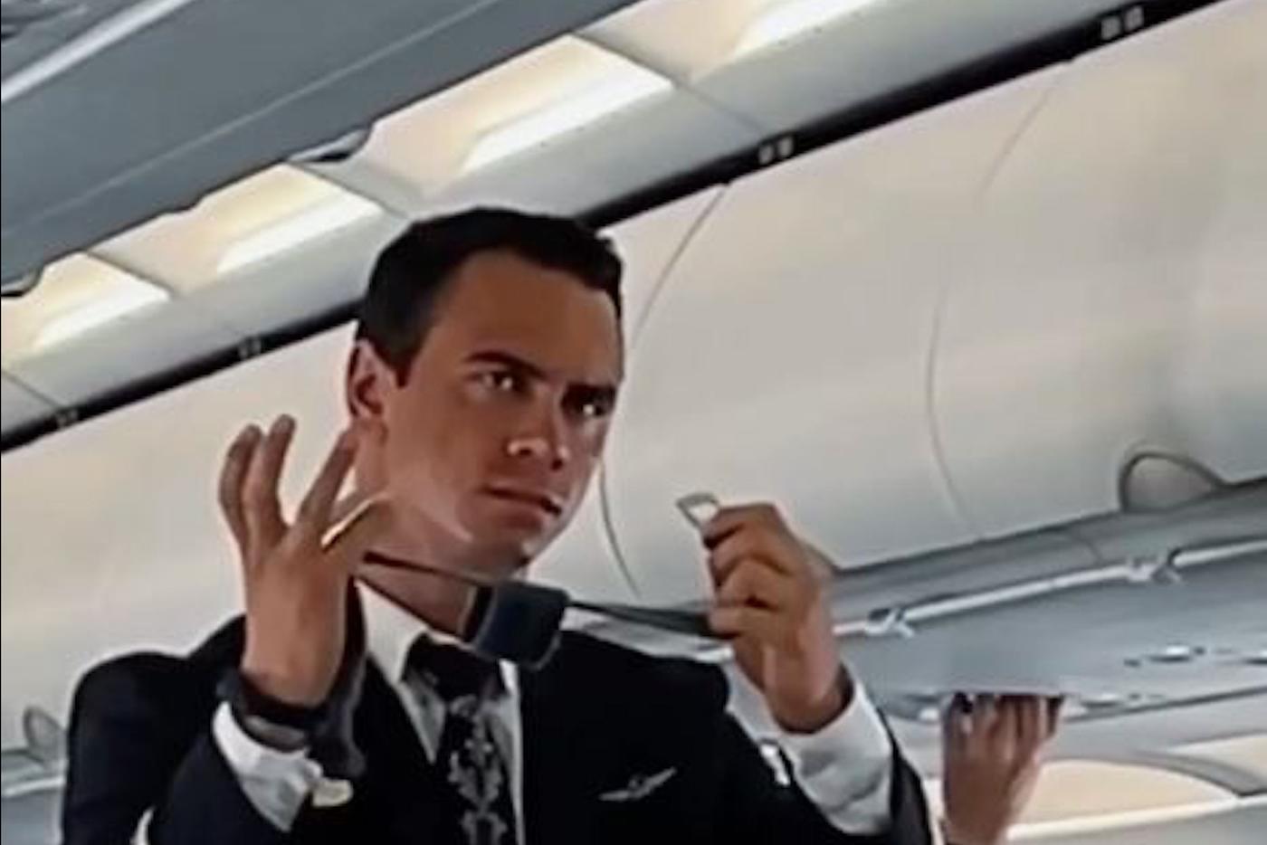 Разочарование года: красавец стюард, разбивший сердца девушек в соцсетях, оказался... женат