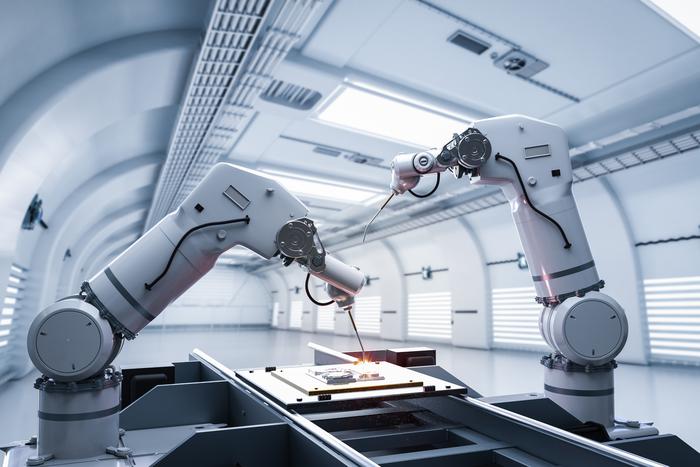 В Китае запустили первую полностью автономную фабрику. Как это изменит привычный рынок труда для людей?