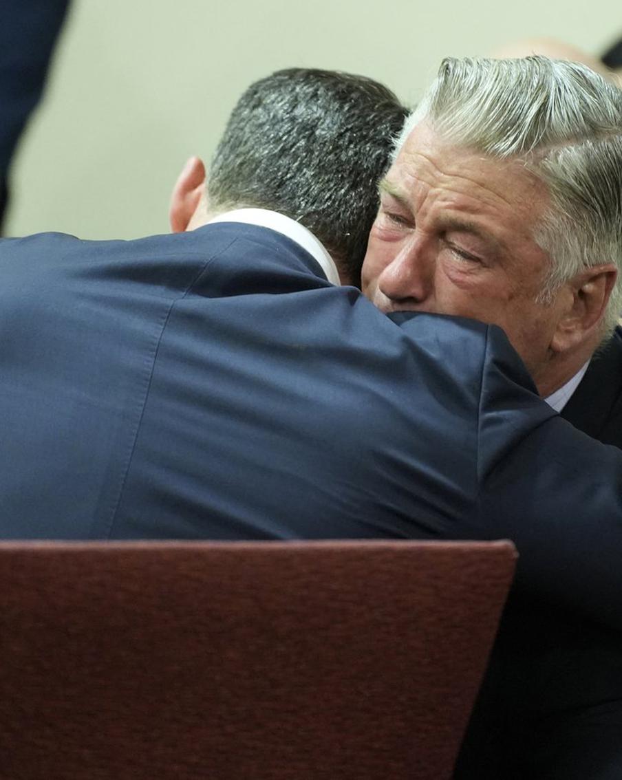 В США прекратили уголовное дело против актёра Алека Болдуина