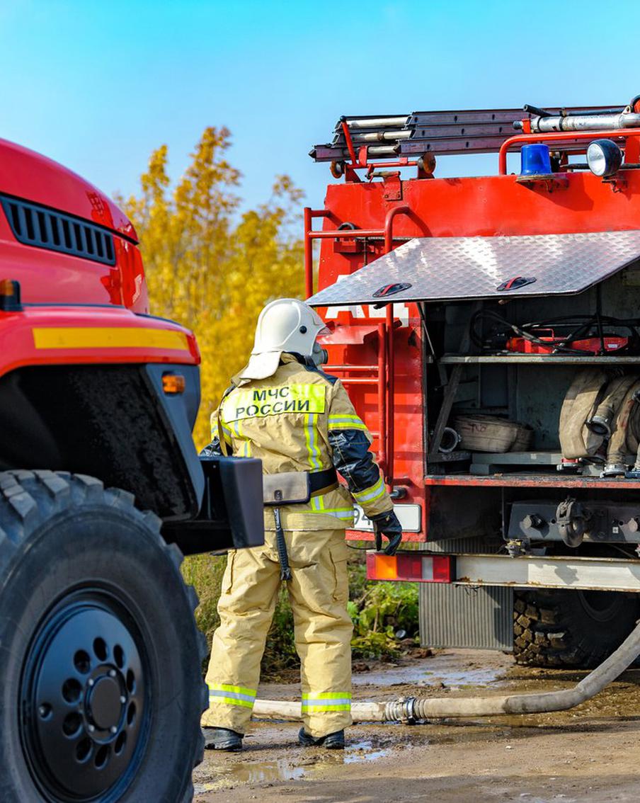 В российском регионе после атаки беспилотника загорелась нефтебаза