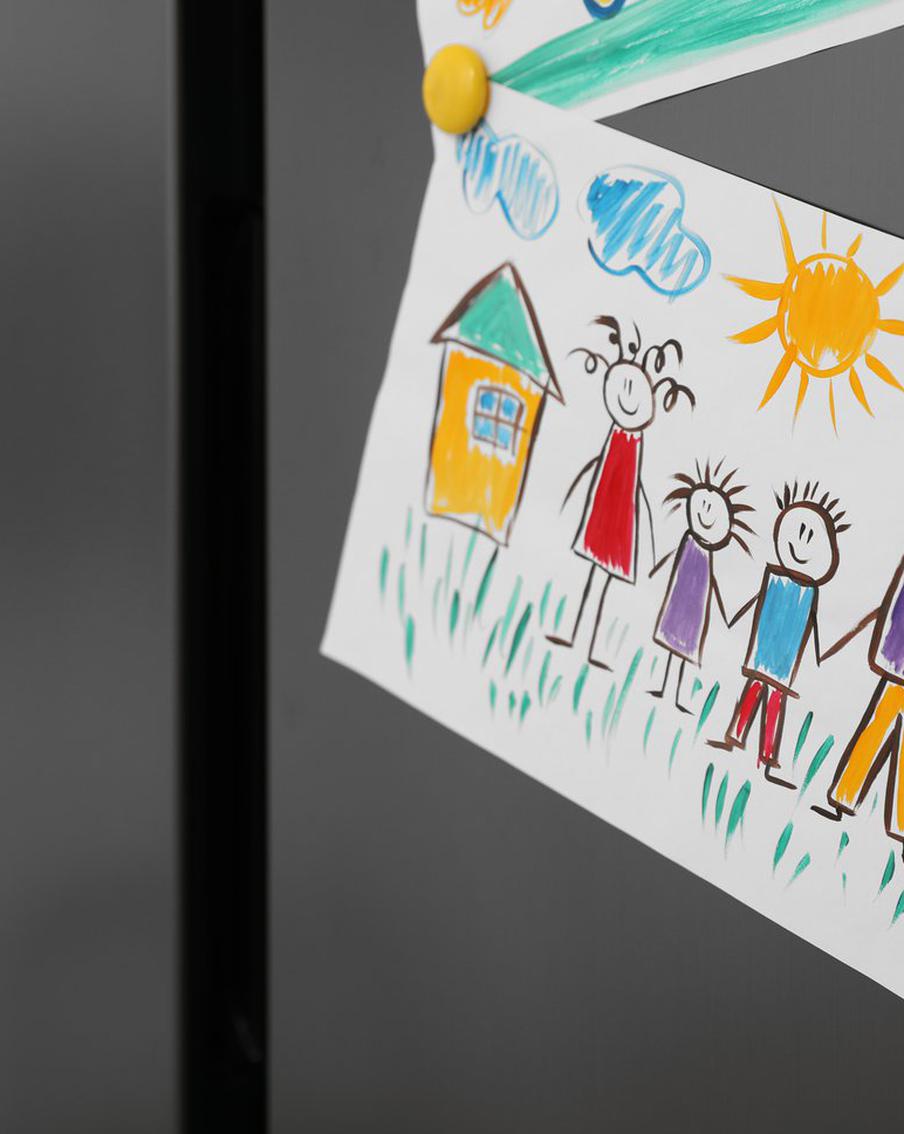 Путин подписал закон о выплате работающим российским родителям