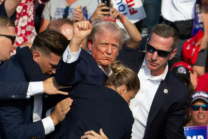 "Мученик политической системы США": как покушение на Трампа отразится на его карьере