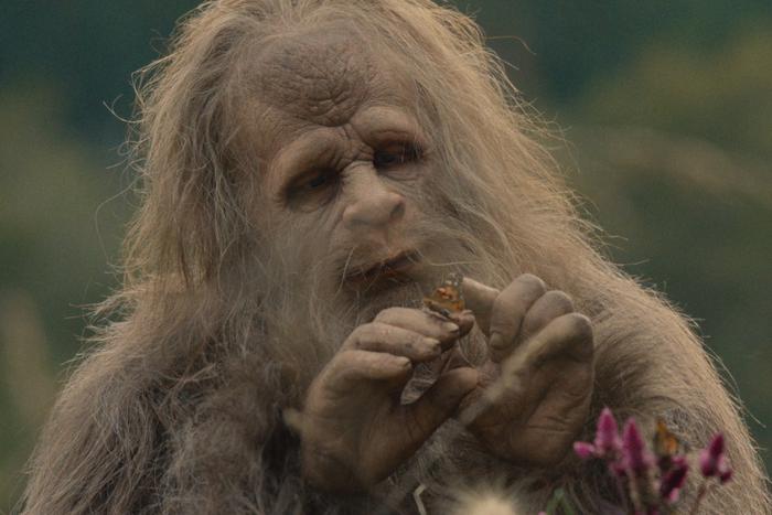 Доисторические существа живут среди нас: в этом уверены создатели картины "Лохматые предки"