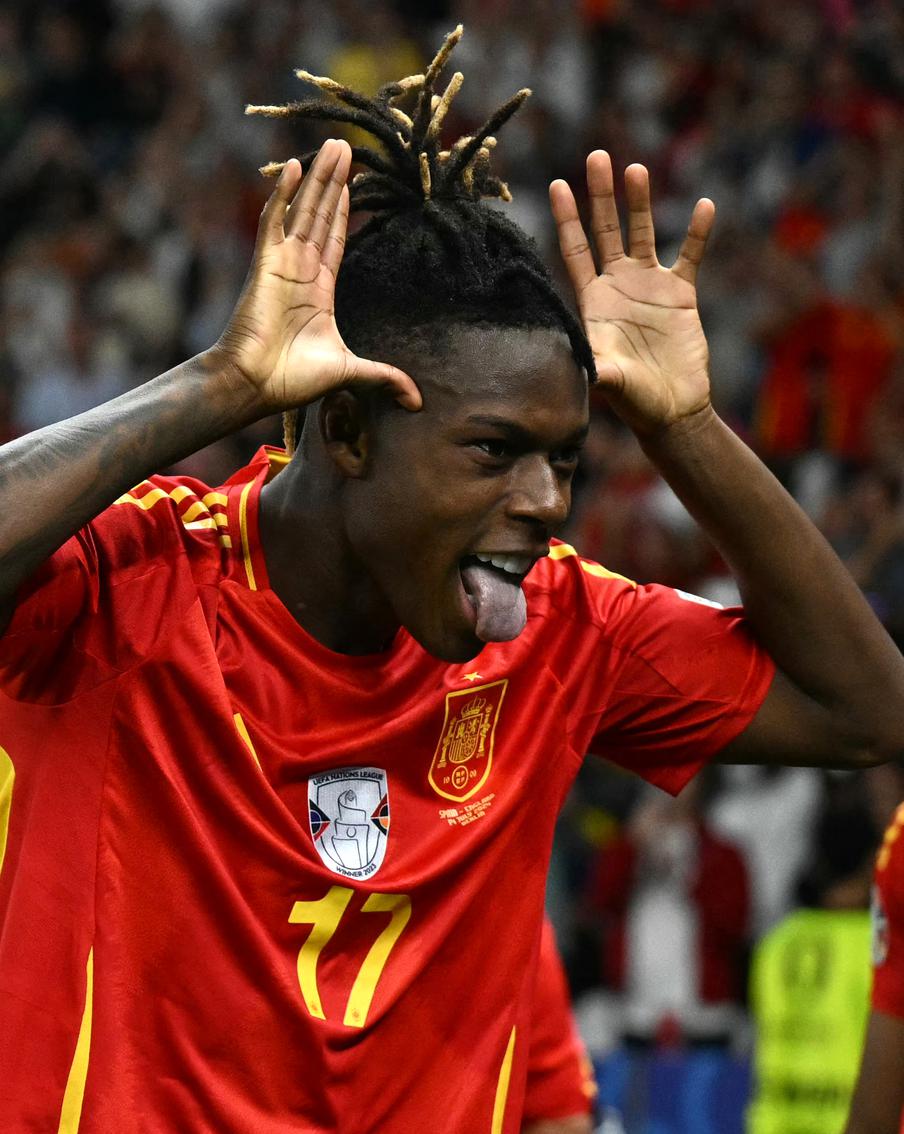 Победа в финале над СССР, двойной разгром Аршавина и Ко: как Испания выигрывала золото Евро