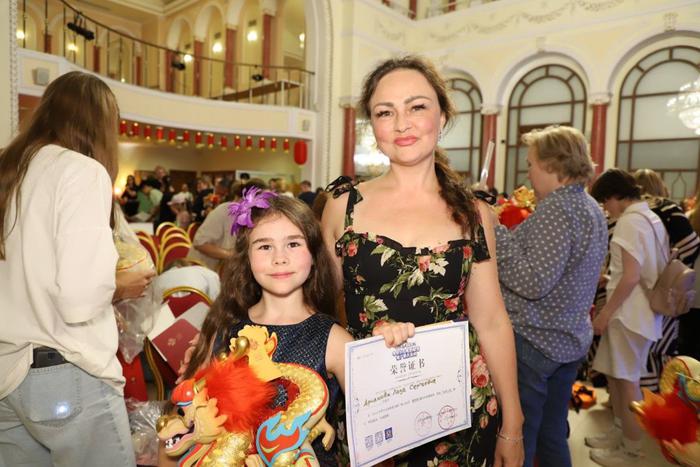 Актриса, певица и настоящий вундеркинд: как ребёнок в 10 лет успевает всё