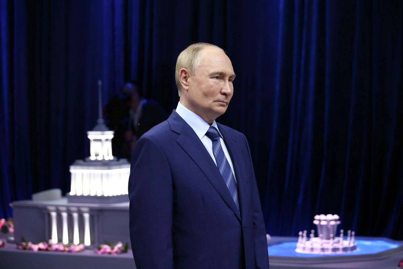 Путин: необходимо продолжать поддержку семей участников СВО