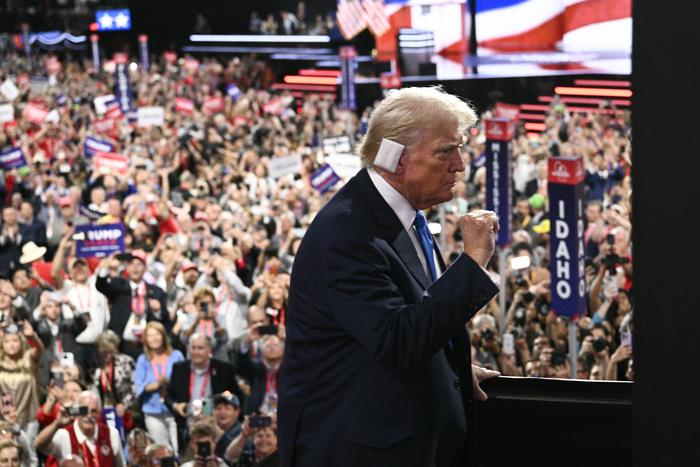 Секретная служба усилила охрану после получения информации о заговоре Ирана с целью убийства Трампа