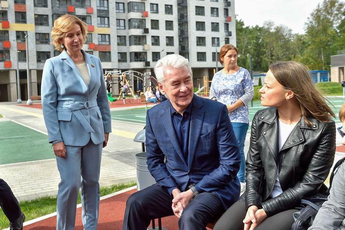 Сергей Собянин рассказал, что по программе реновации создано около 480 детских и 330 спортплощадок