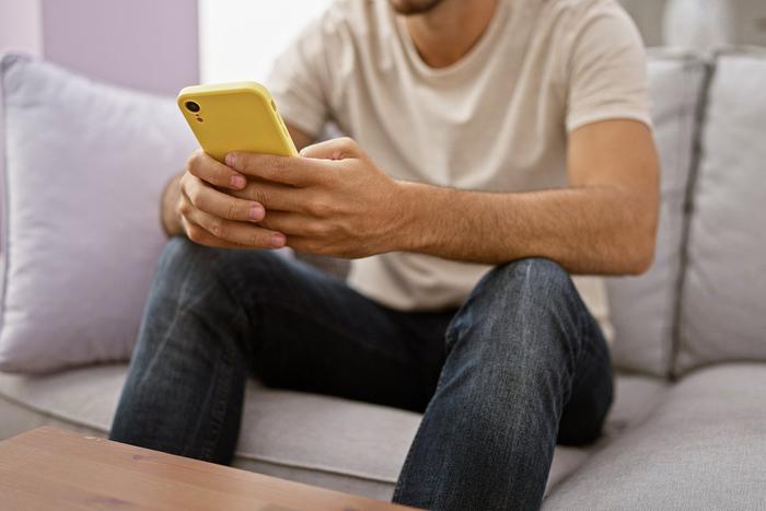 Блогеров могут обязать сообщать о себе в Роскомнадзор, заявил источник