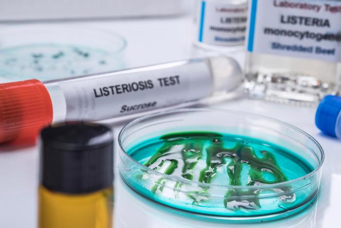 Эпидемия смертельно опасного заболевания охватила США вслед за граничащей со страной Канадой