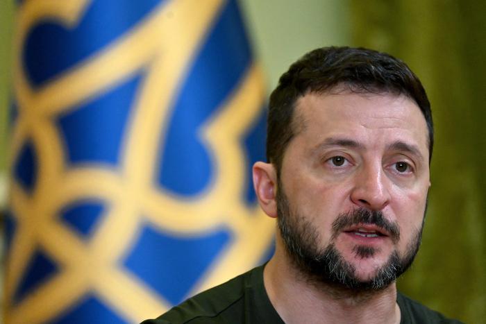 CNN сообщил о намёках Зеленского на готовность к переговорам с Россией