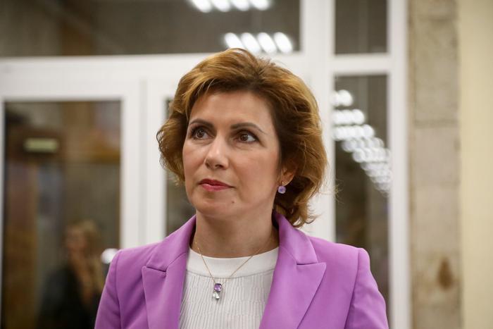 Телеведущая Светлана Зейналова посетила единый пункт отбора на военную службу в Москве