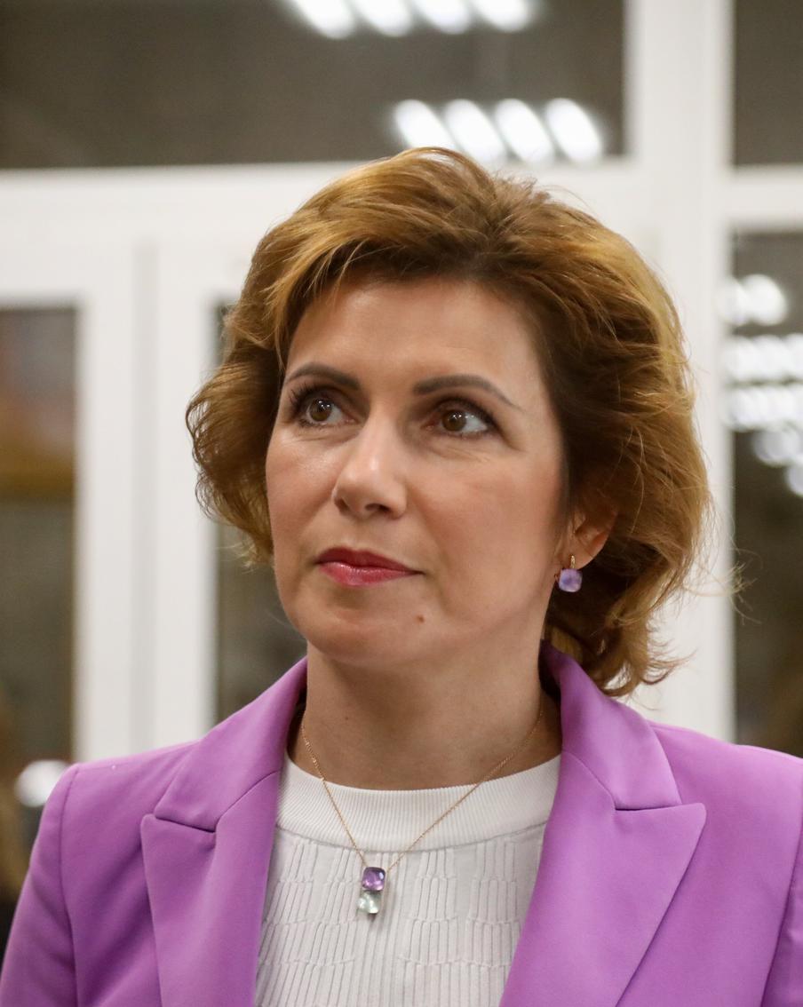 Телеведущая Светлана Зейналова посетила единый пункт отбора на военную службу в Москве