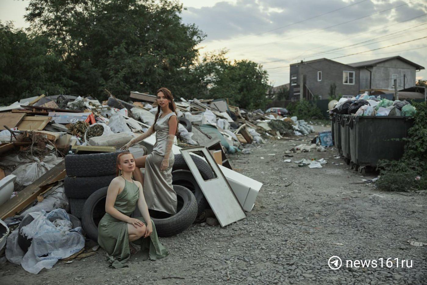 Местные жители уверяют, что свалки никто не убирает