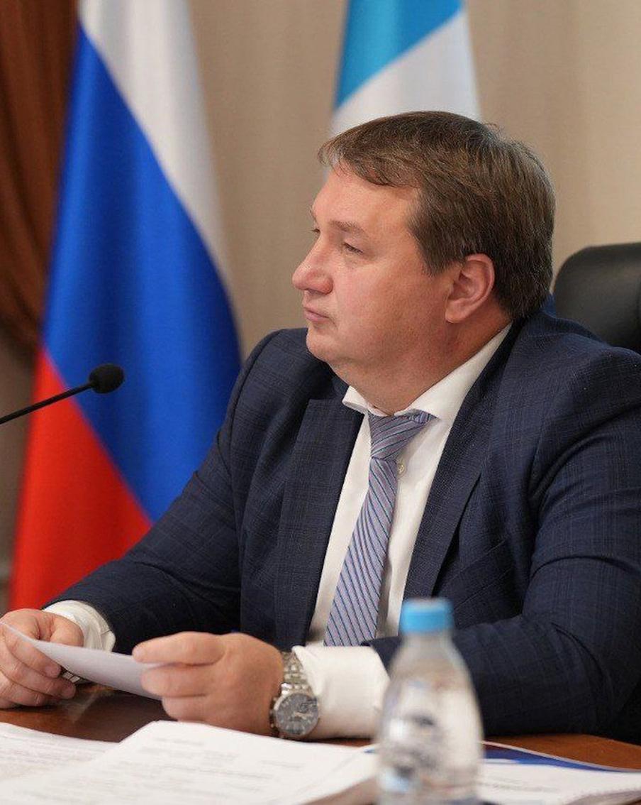 "Ульяновск Кинг" больше не ест бургеры. Как жители Ульяновска пытались затравить своего мэра