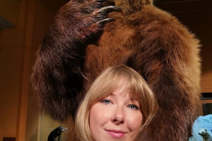 "У меня было лицо как у узкорота". Её работа – делать мемы