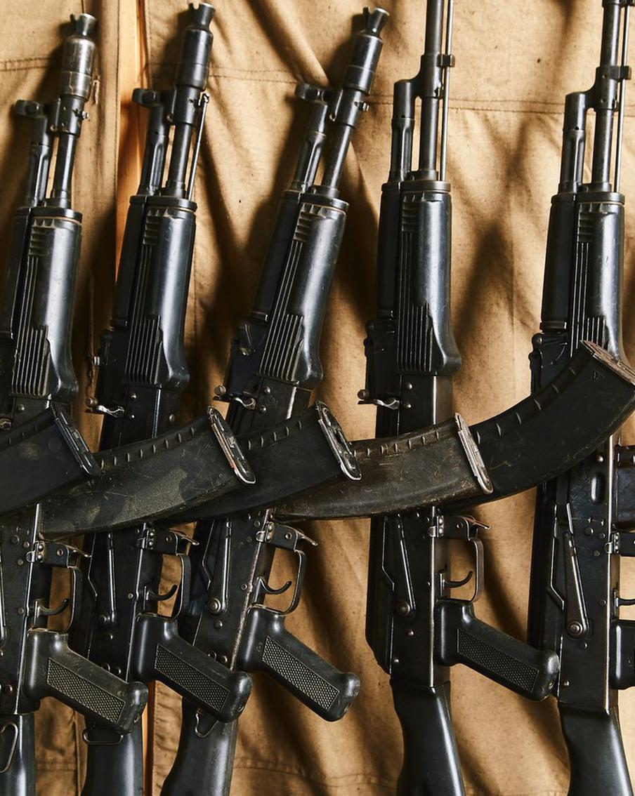 Ночной поход за пивом с автоматом закончился для офицера-десантника условным сроком