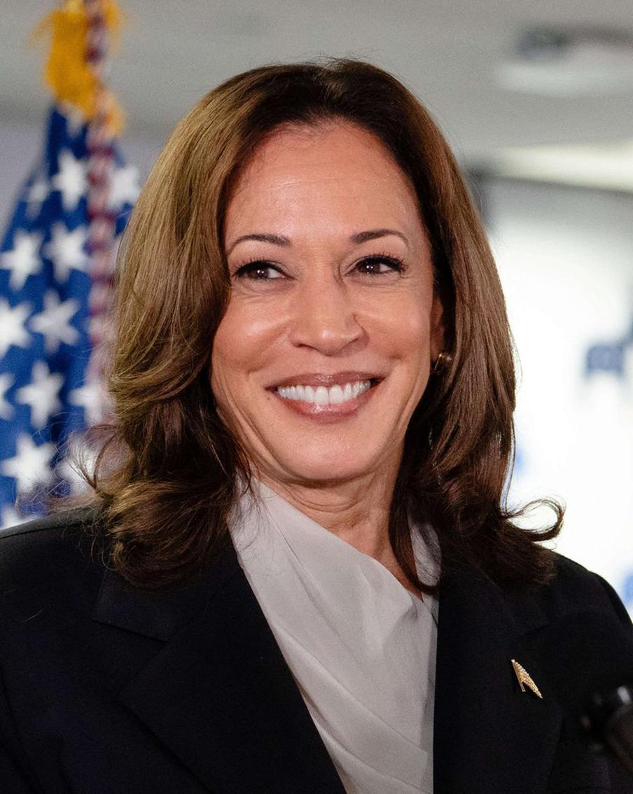 Харрис превзошла Трампа по популярности. Эксперты рассказывают, что это значит