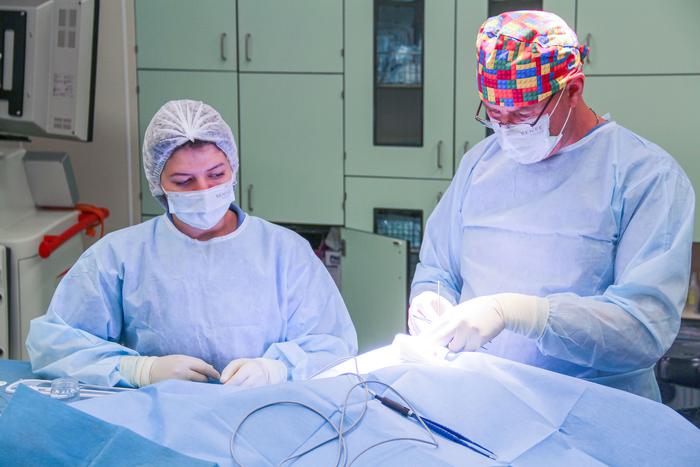 Обратно к нормальной жизни: 2-летнюю девочку спасли от последствий перелома черепа