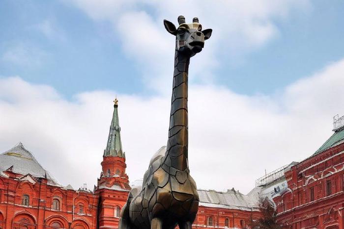 Москва прощается с легендарным жирафом Самсоном