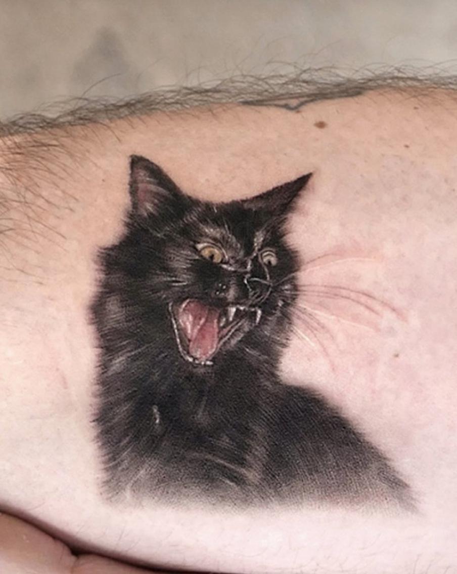 Художница создаёт татуировки, изображающие любимых питомцев её заказчиков