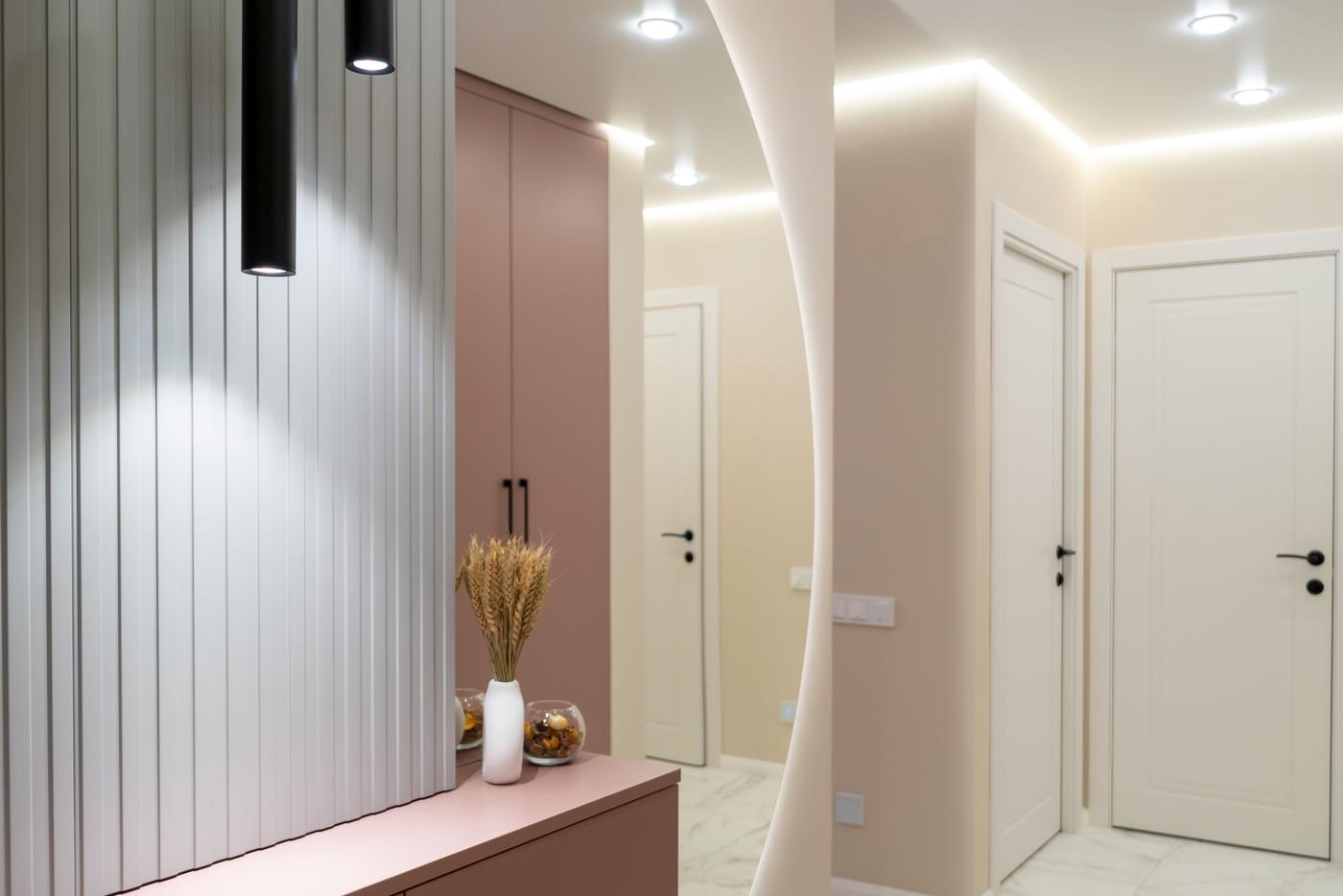 Разбираем дизайн небольшой квартиры для молодой семейной пары