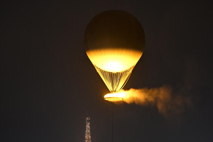 Париж принимает вторые за столетие олимпийские игры, во французской столице прошло открытие летней Олимпиады
