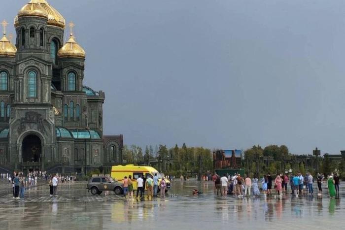 Как уберечься от молнии в грозу: основные правила