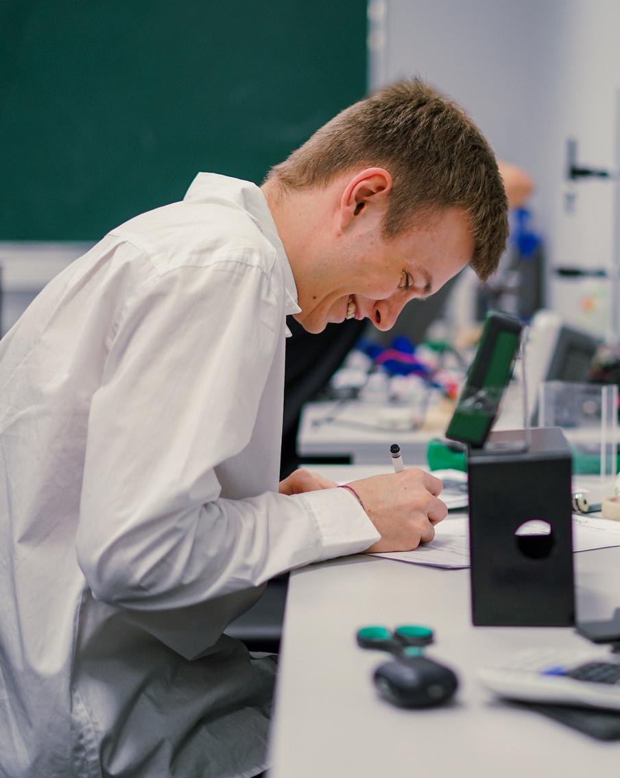 Выпускник московской школы выиграл международную олимпиаду по физике