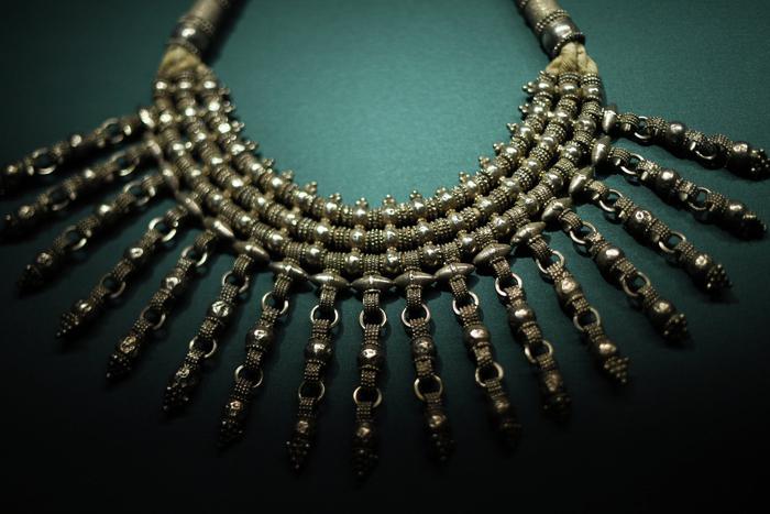 Зачем оманской принцессе серебряный гребень, расскажут в Музеях Московского Кремля