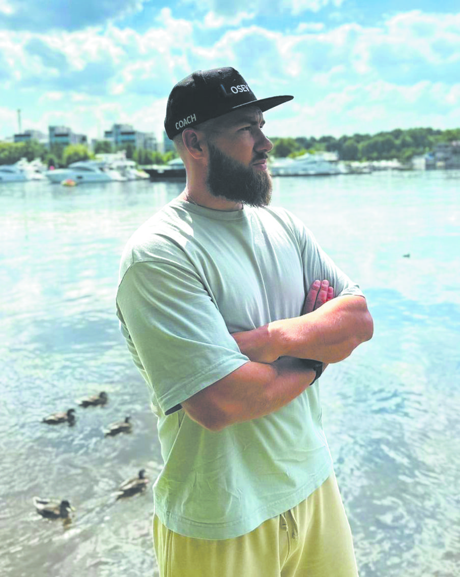 Ультрамарафонец Антон Лосев проплыл 75 км на открытой воде