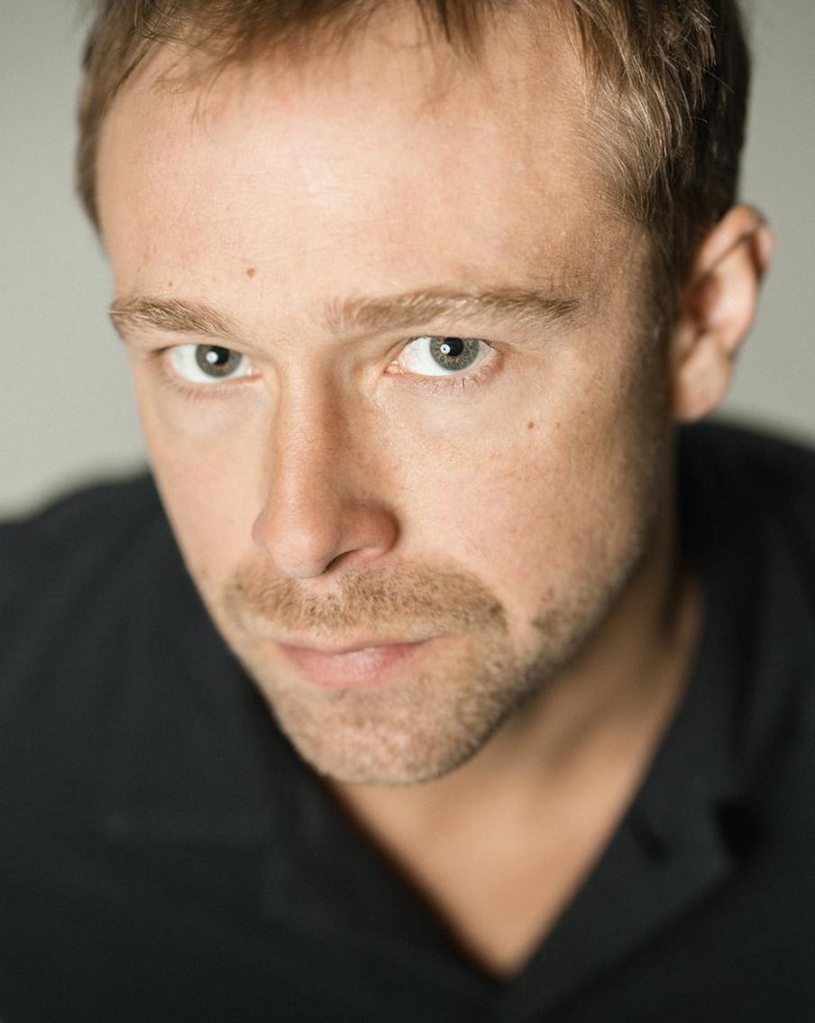 "Фильм помогал мне в воспитании сына". Актёр Владимир Верёвочкин рассказал о своей новой роли в триллере "Выпусти меня"