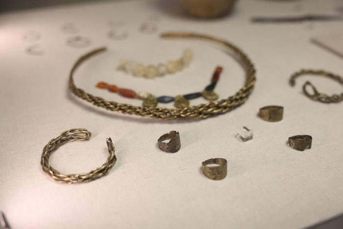 Выставка "Археологические памятники Москвы" расскажет, что клад – это не только монеты