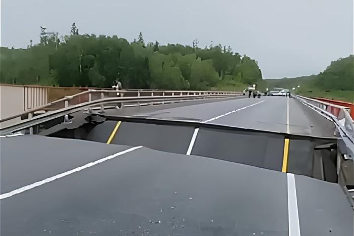 В Бурятии из-за мощного паводка под угрозой подтопления оказались два участка федеральной трассы